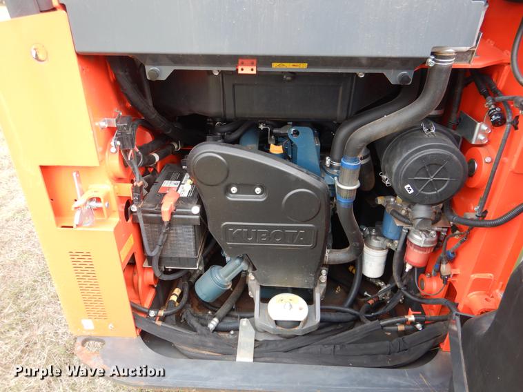 image for item DF2068 2017 Kubota SSV75 skid steer