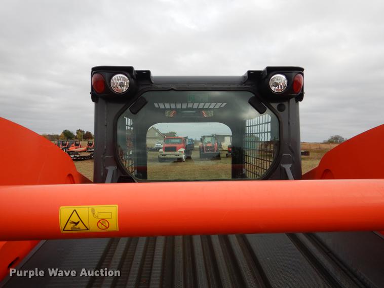 image for item DF2068 2017 Kubota SSV75 skid steer