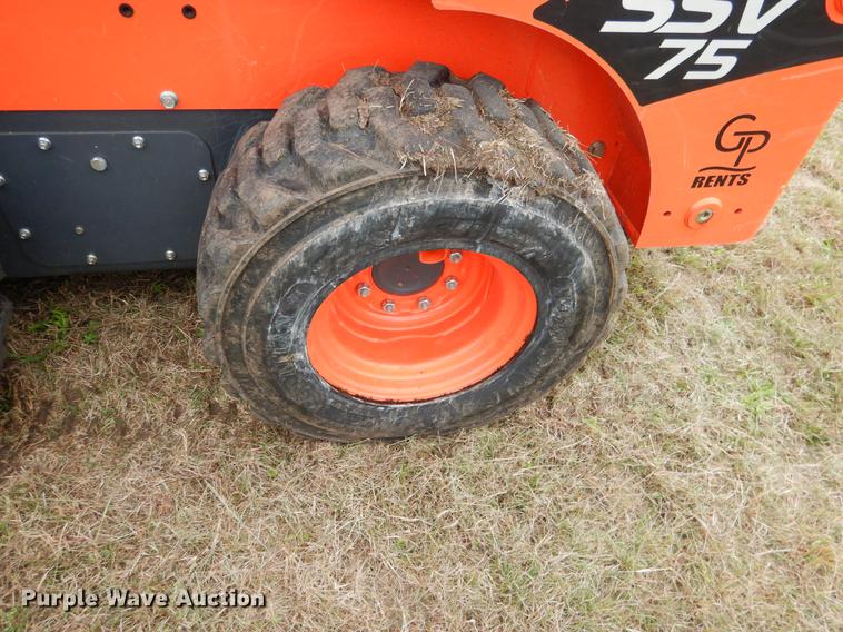 image for item DF2068 2017 Kubota SSV75 skid steer