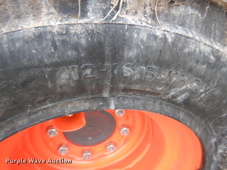 image for item DF2068 2017 Kubota SSV75 skid steer