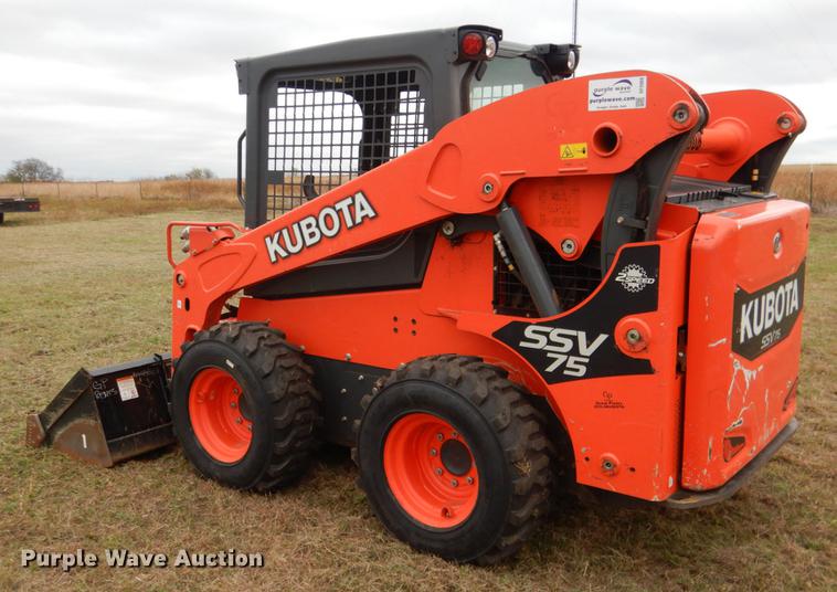image for item DF2069 2017 Kubota SSV75 skid steer