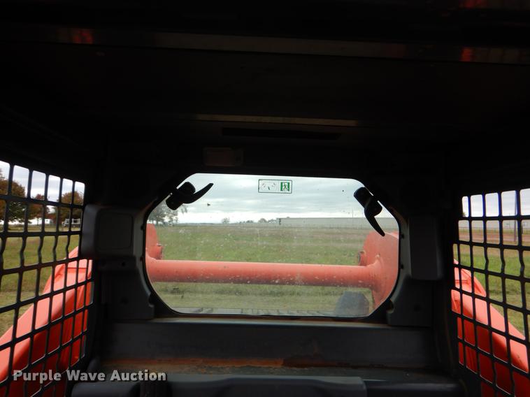image for item DF2069 2017 Kubota SSV75 skid steer