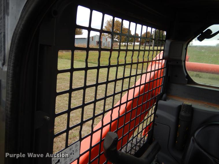 image for item DF2069 2017 Kubota SSV75 skid steer