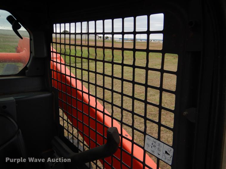 image for item DF2069 2017 Kubota SSV75 skid steer