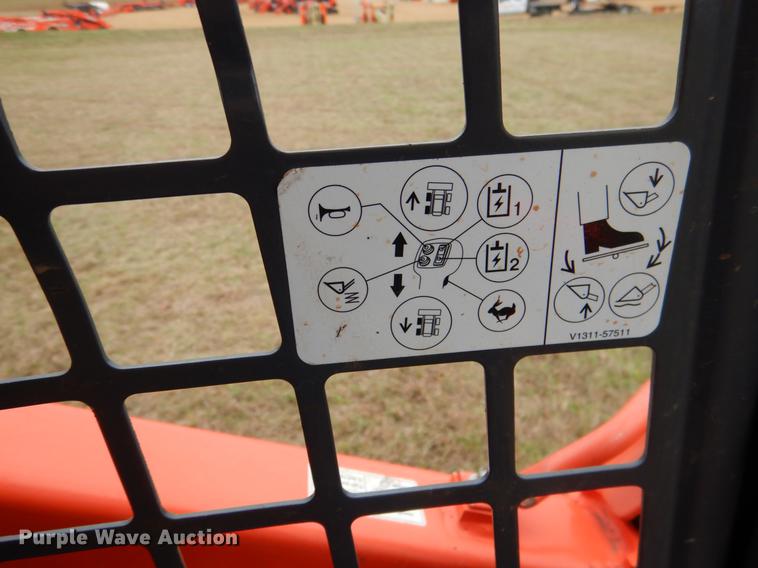 image for item DF2069 2017 Kubota SSV75 skid steer