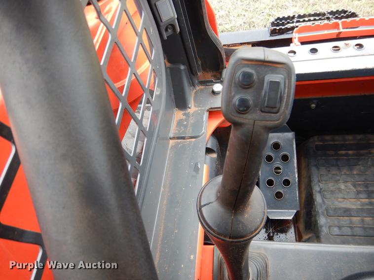 image for item DF2069 2017 Kubota SSV75 skid steer