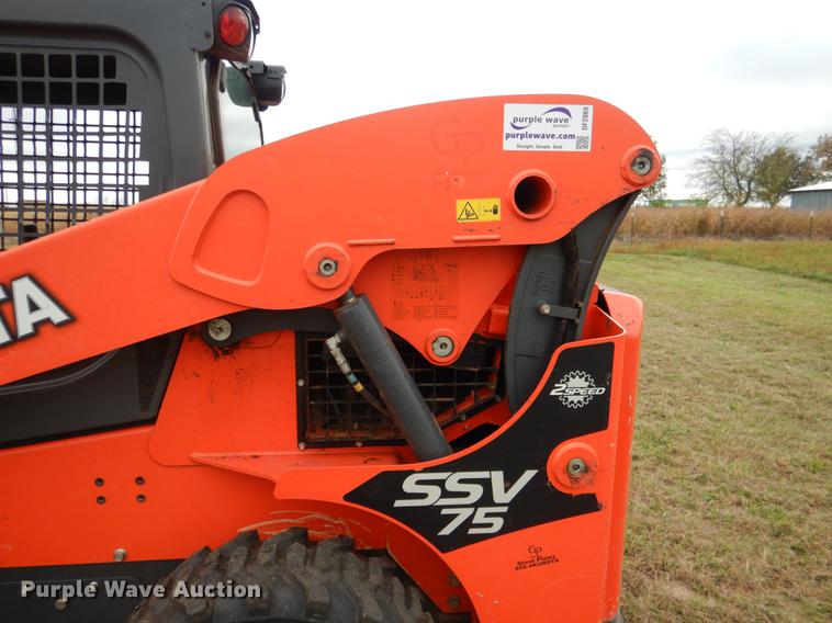 image for item DF2069 2017 Kubota SSV75 skid steer
