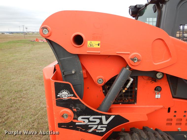 image for item DF2069 2017 Kubota SSV75 skid steer
