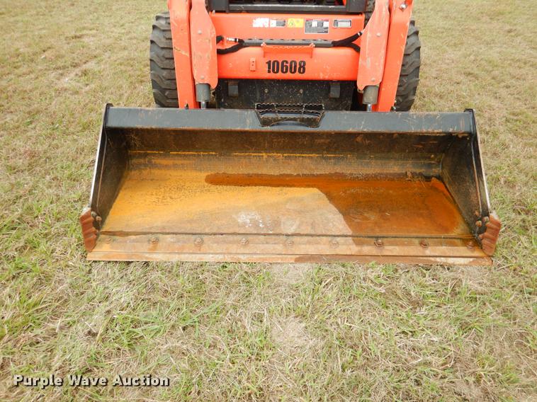 image for item DF2069 2017 Kubota SSV75 skid steer