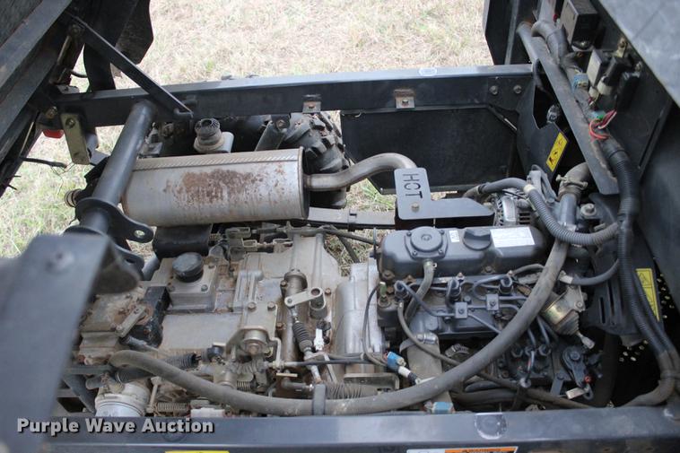 image for item DF2075 2004 Kubota RTV900 utility vehicle