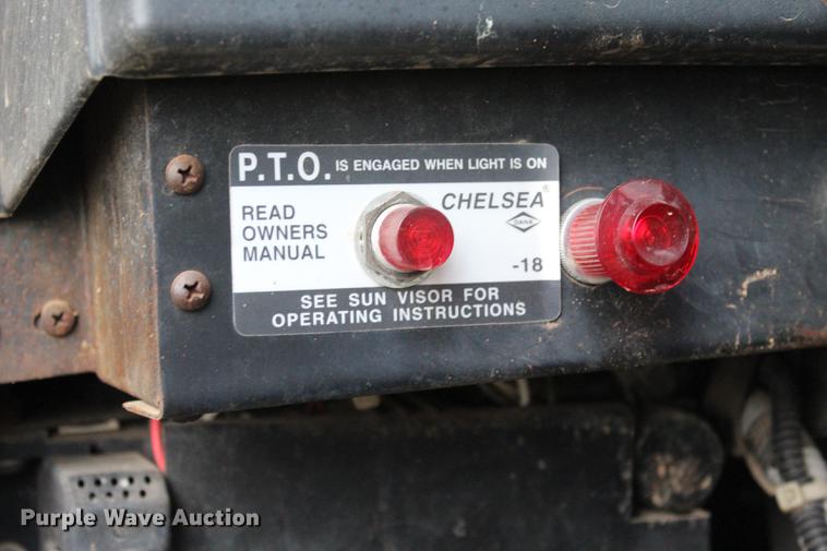 image for item DF2076 1990 International 4900 flat dump bed truck