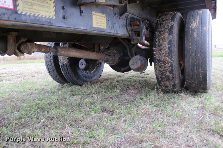 image for item DF2076 1990 International 4900 flat dump bed truck