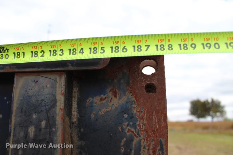 image for item DF2076 1990 International 4900 flat dump bed truck