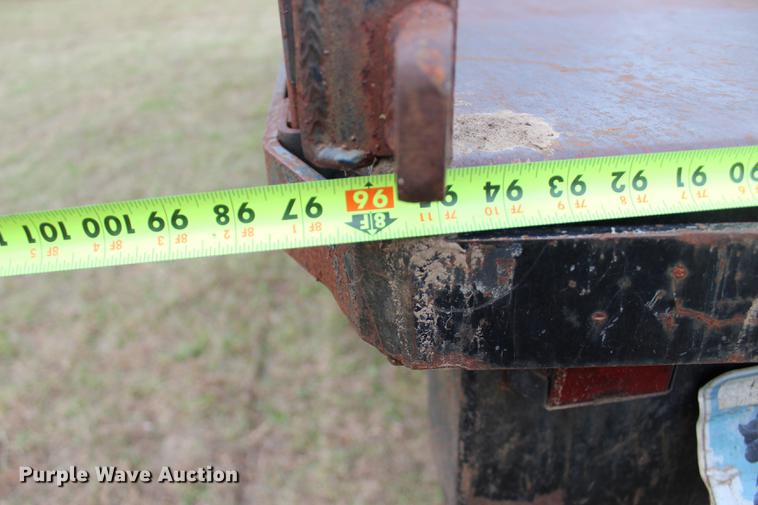 image for item DF2076 1990 International 4900 flat dump bed truck