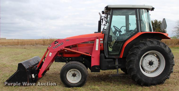 image for item DF2077 Massey-Ferguson 43452WD tractor