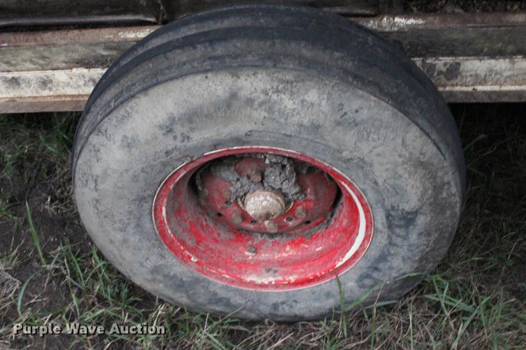 image for item DF2080 Apache CF16A300 creep feeder/self feeder