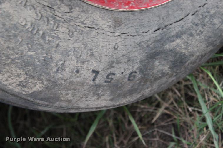 image for item DF2080 Apache CF16A300 creep feeder/self feeder