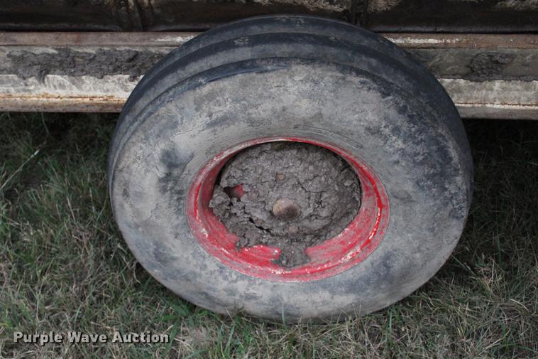 image for item DF2080 Apache CF16A300 creep feeder/self feeder