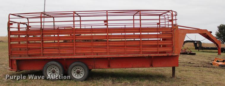 image for item DF2086 1982 WW Trailer 20X6 livestock trailer