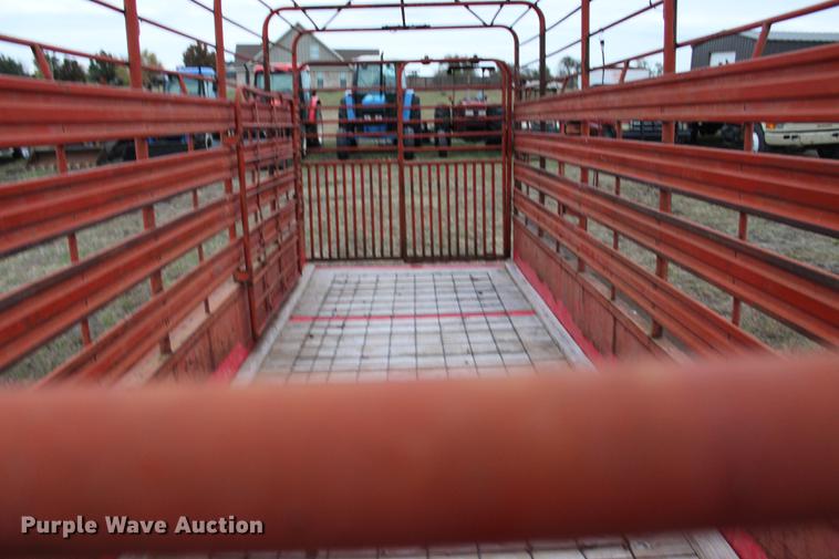 image for item DF2086 1982 WW Trailer 20X6 livestock trailer
