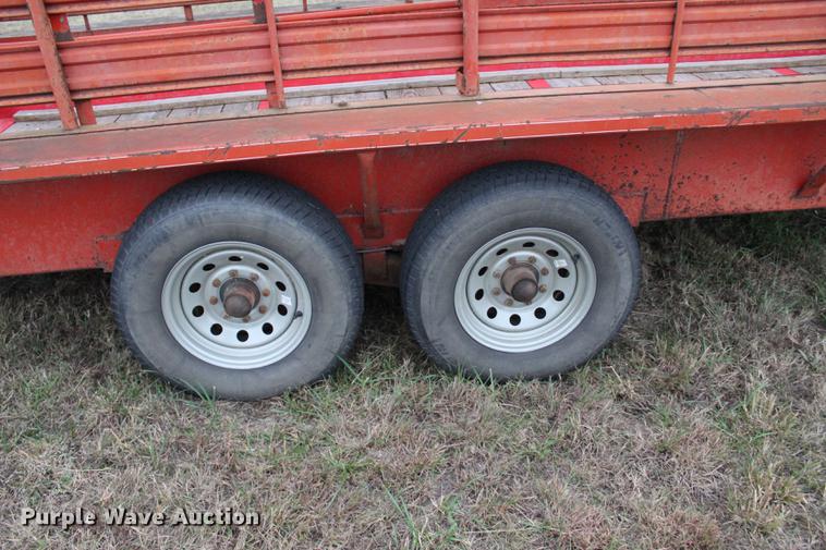 image for item DF2086 1982 WW Trailer 20X6 livestock trailer