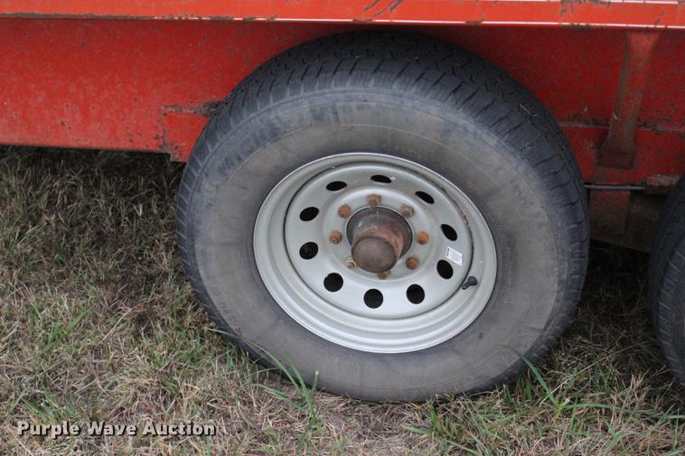 image for item DF2086 1982 WW Trailer 20X6 livestock trailer