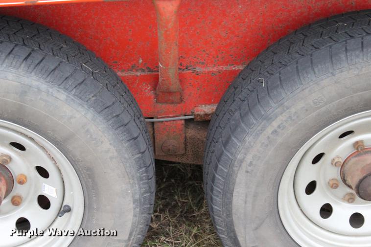 image for item DF2086 1982 WW Trailer 20X6 livestock trailer