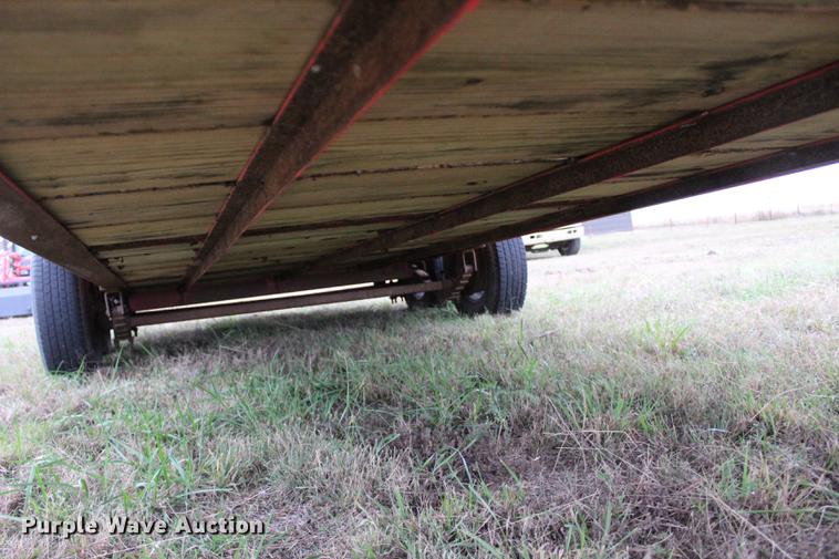 image for item DF2086 1982 WW Trailer 20X6 livestock trailer