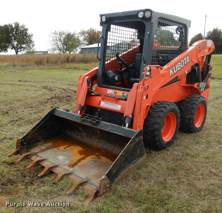 image for item DF2092 2017 Kubota SSV65 skid steer