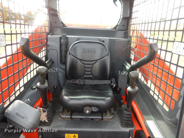 image for item DF2092 2017 Kubota SSV65 skid steer