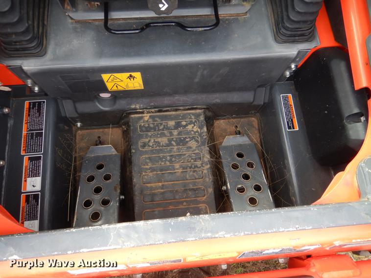 image for item DF2092 2017 Kubota SSV65 skid steer