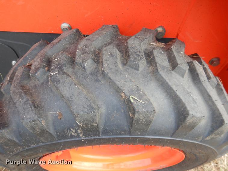 image for item DF2092 2017 Kubota SSV65 skid steer