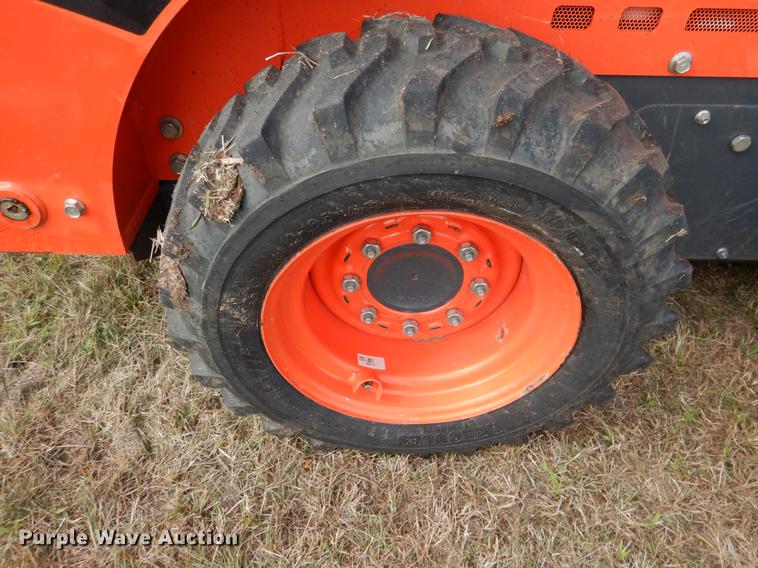 image for item DF2092 2017 Kubota SSV65 skid steer