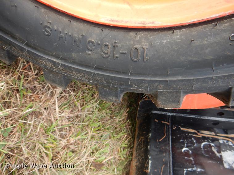 image for item DF2092 2017 Kubota SSV65 skid steer