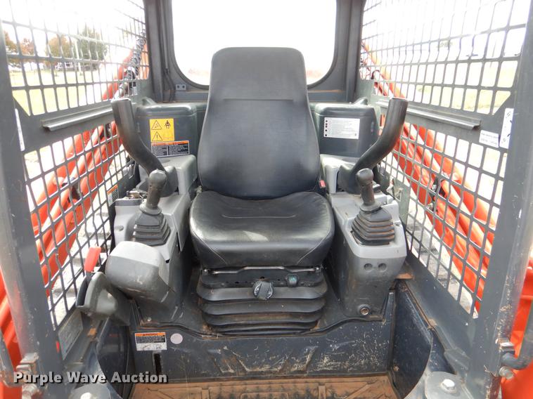 image for item DF2093 2014 Kubota SVL75-2 skid steer