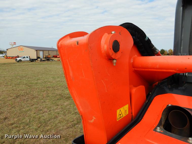 image for item DF2093 2014 Kubota SVL75-2 skid steer