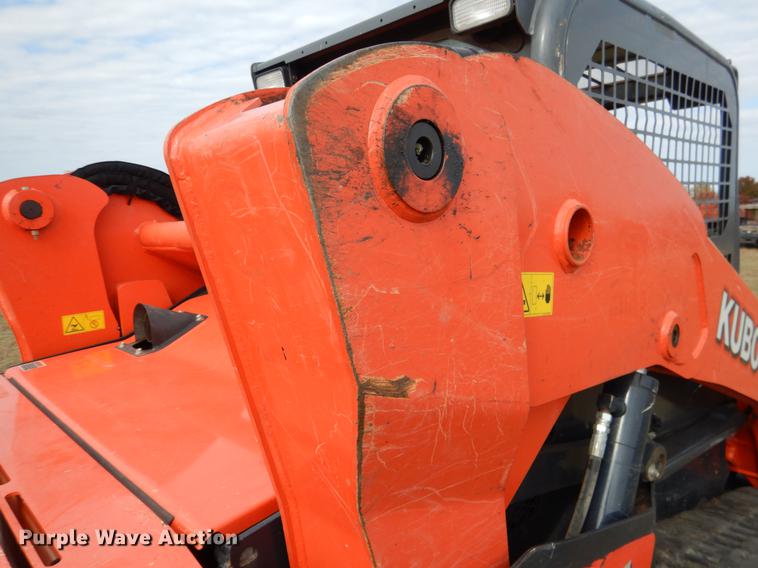 image for item DF2093 2014 Kubota SVL75-2 skid steer