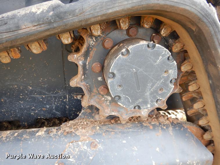 image for item DF2093 2014 Kubota SVL75-2 skid steer