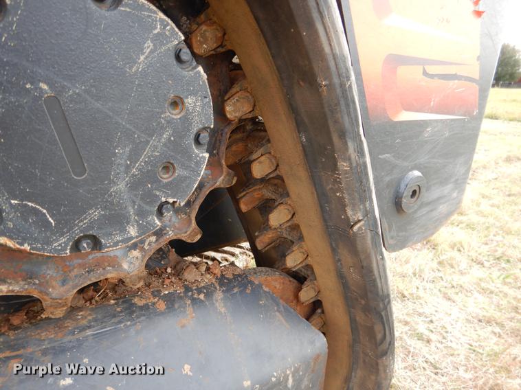 image for item DF2093 2014 Kubota SVL75-2 skid steer