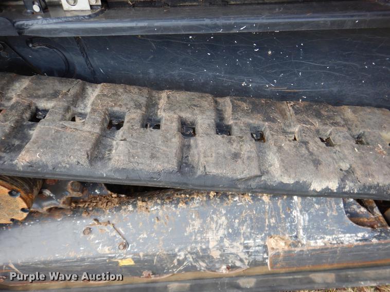 image for item DF2093 2014 Kubota SVL75-2 skid steer