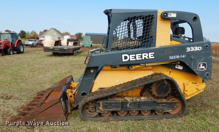 image for item DF2094 2012 John Deere 333D skid steer