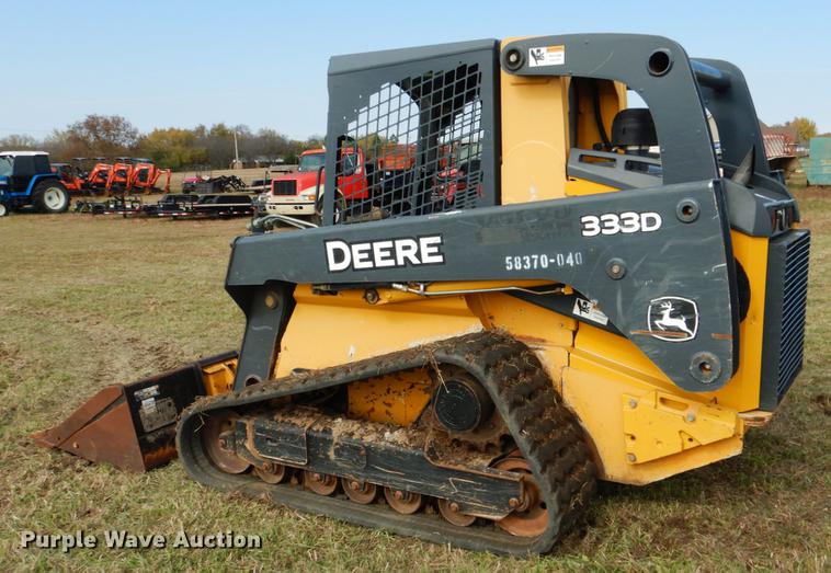 image for item DF2094 2012 John Deere 333D skid steer