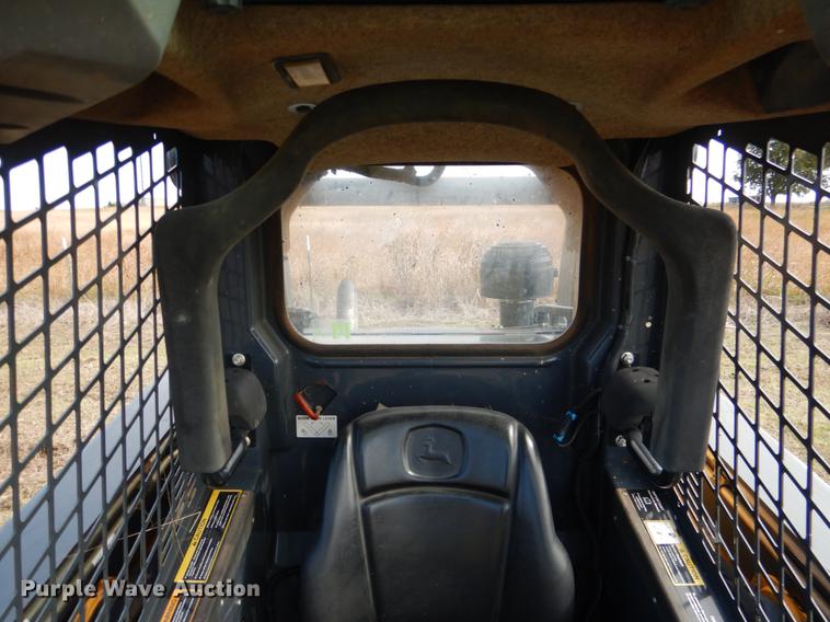 image for item DF2094 2012 John Deere 333D skid steer