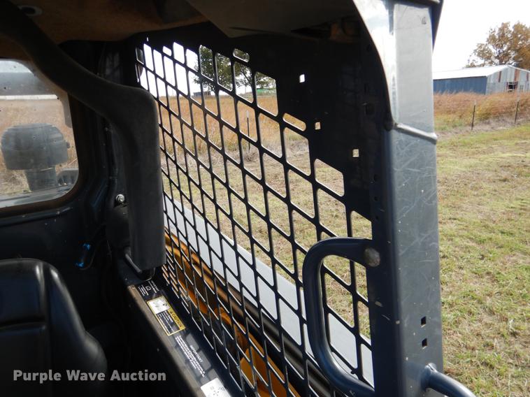 image for item DF2094 2012 John Deere 333D skid steer