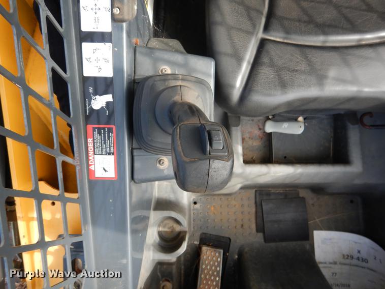 image for item DF2094 2012 John Deere 333D skid steer