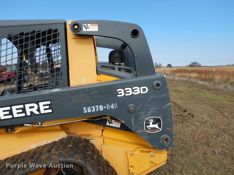 image for item DF2094 2012 John Deere 333D skid steer