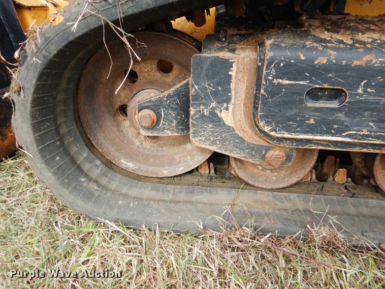 image for item DF2094 2012 John Deere 333D skid steer