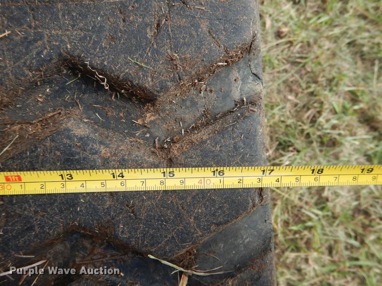 image for item DF2094 2012 John Deere 333D skid steer