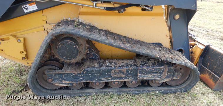 image for item DF2094 2012 John Deere 333D skid steer