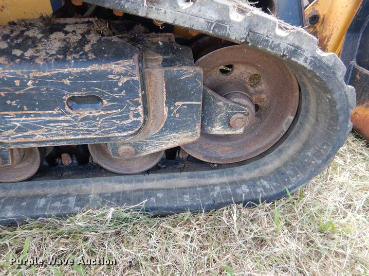 image for item DF2094 2012 John Deere 333D skid steer